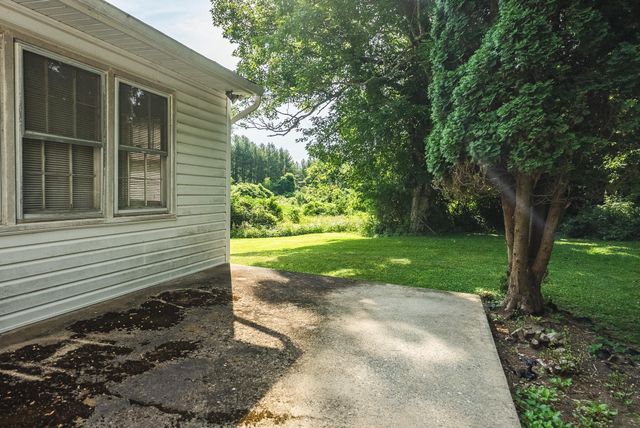 10289 Russwood RD, Bent Mountain, VA 24059