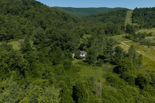 10289 Russwood RD, Bent Mountain, VA 24059