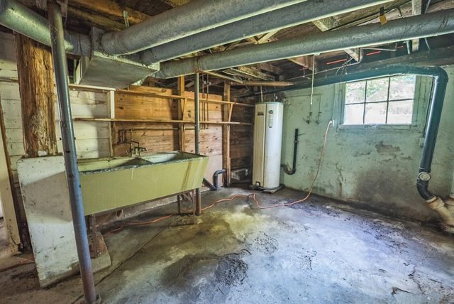 10289 Russwood RD, Bent Mountain, VA 24059