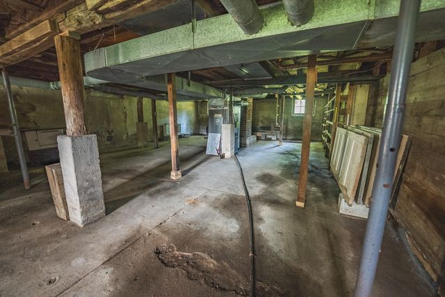 10289 Russwood RD, Bent Mountain, VA 24059