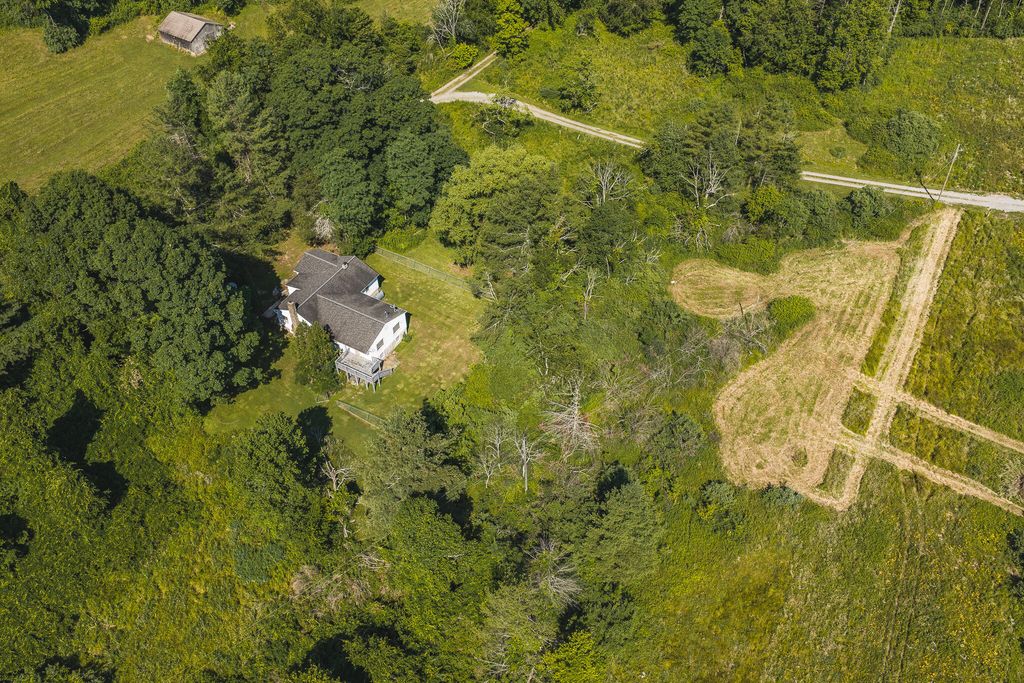 10289 Russwood RD, Bent Mountain, VA 24059