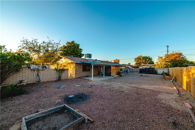 2202 Los Angeles Street, Kingman, AZ 86401