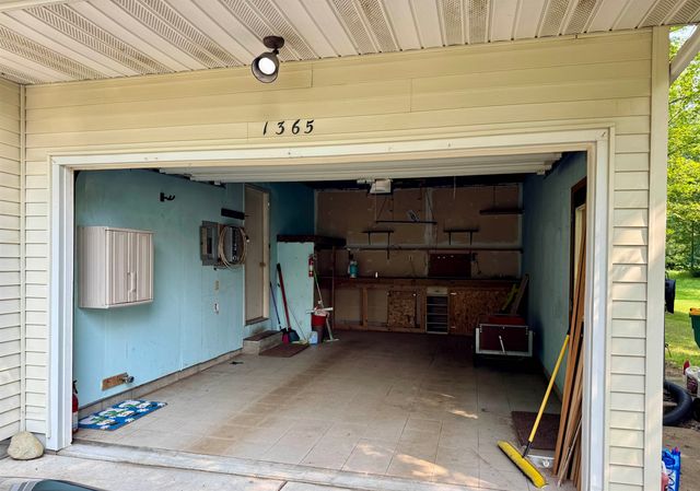 1365 E Burt Road, Taymouth Twp, MI 48417