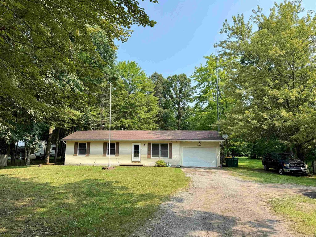 1365 E Burt Road, Taymouth Twp, MI 48417
