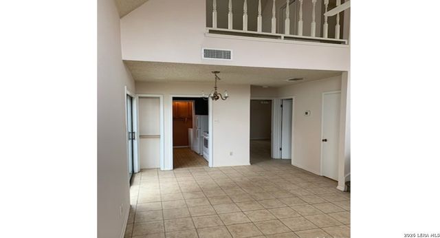 6330 Cambridge Dr Apt 2, San Antonio, TX 78218