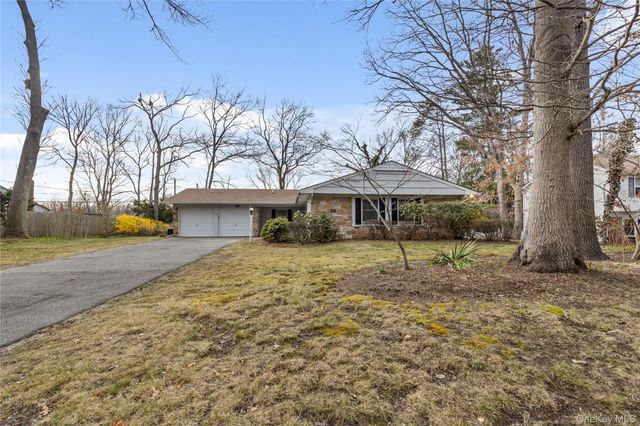 44 Sycamore Circle, Stony Brook, NY 11790