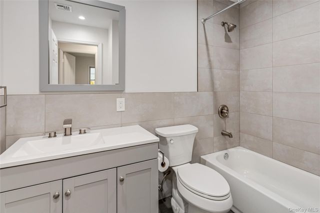 44 Sycamore Circle, Stony Brook, NY 11790