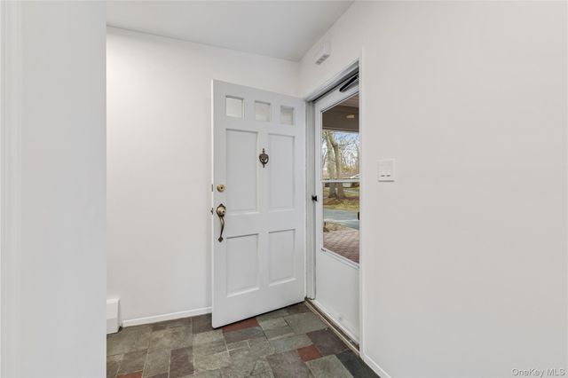 44 Sycamore Circle, Stony Brook, NY 11790