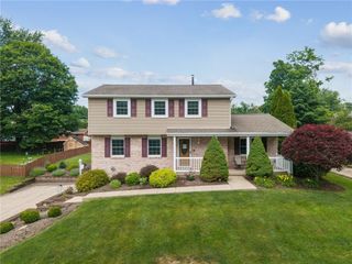 3 Dover Rd, Penn Twp, PA 15642
