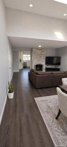 8 Harmony Lane, Westbury, NY 11590