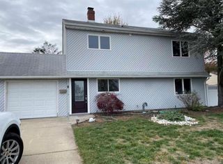 8 Harmony Lane, Westbury, NY 11590