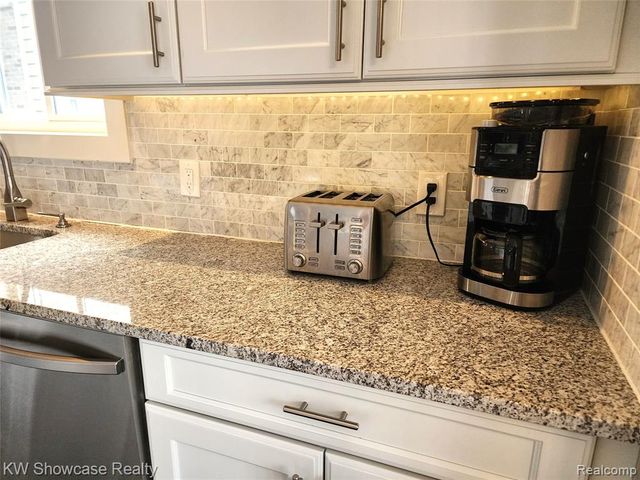 3712 Linwood Avenue, Royal Oak, MI 48073