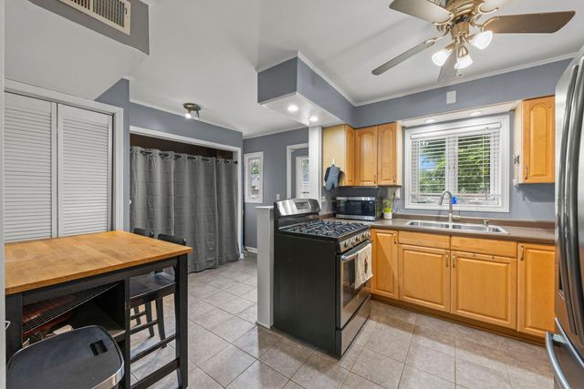 440 N Craig Place, Lombard, IL 60148