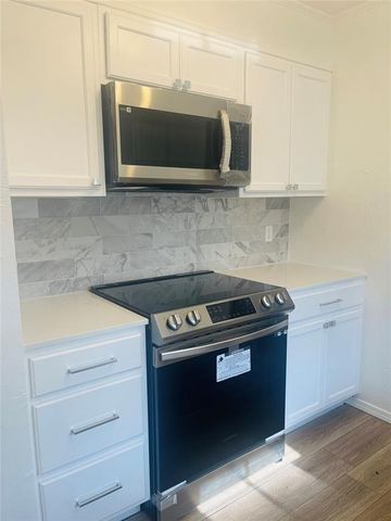 1929 Meeker Drive, The Village, OK 73120