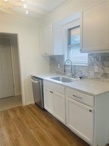 1929 Meeker Drive, The Village, OK 73120