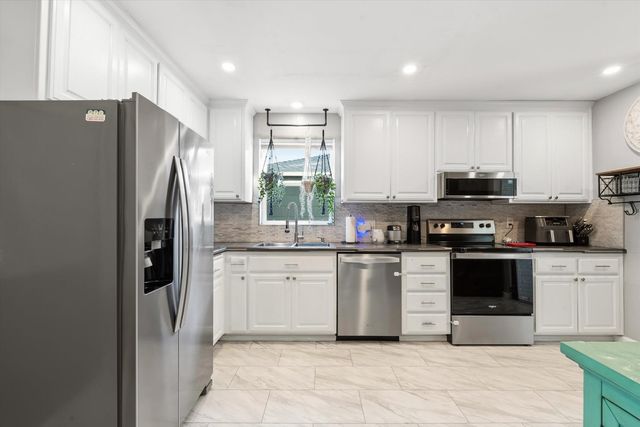 4201 Cabrillo Way, Sacramento, CA 95820