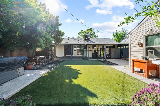 4201 Cabrillo Way, Sacramento, CA 95820