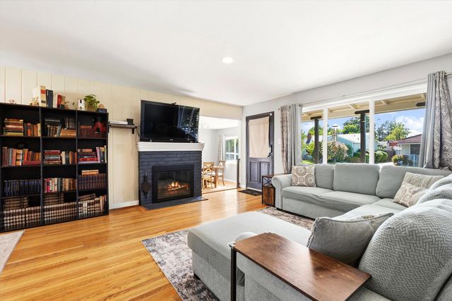 4201 Cabrillo Way, Sacramento, CA 95820