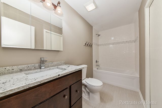 2965 Middlebury Court, Aurora, IL 60504