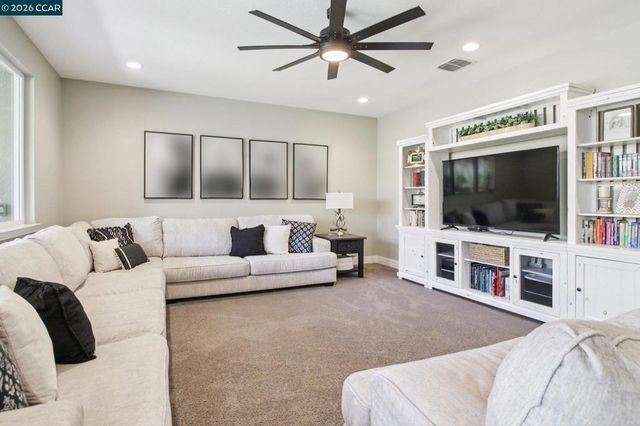 9253 Shearwater Cir, Discovery Bay, CA 94505