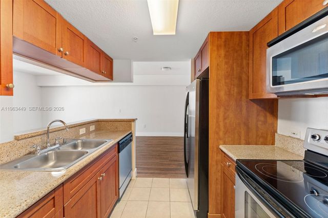 36 NW 6th Ave 502, Miami, FL 33128