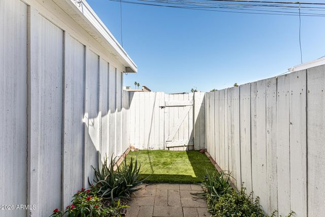 10362 W OAKMONT Drive, Sun City, AZ 85351