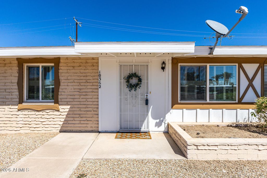 10362 W OAKMONT Drive, Sun City, AZ 85351