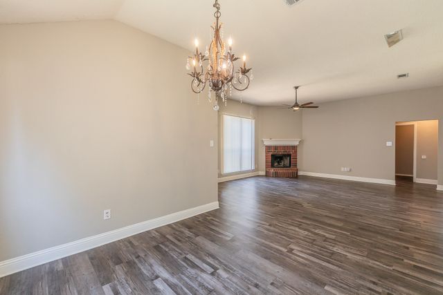 904 Parkhill Drive, Mansfield, TX 76063