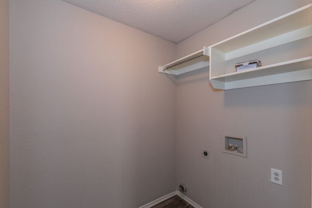 904 Parkhill Drive, Mansfield, TX 76063