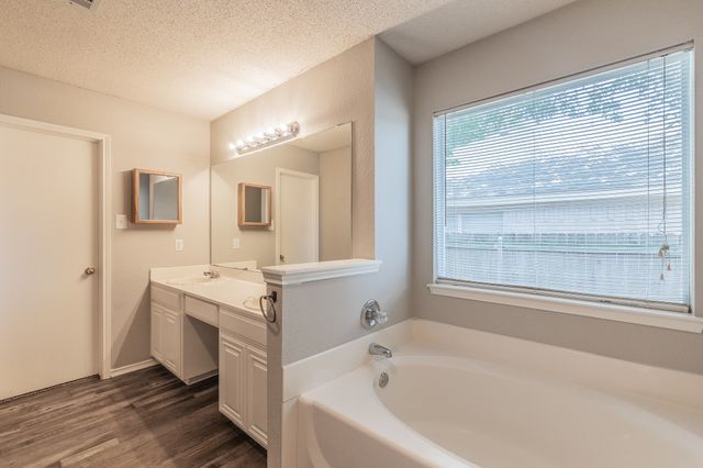 904 Parkhill Drive, Mansfield, TX 76063