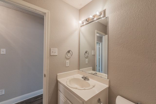 904 Parkhill Drive, Mansfield, TX 76063