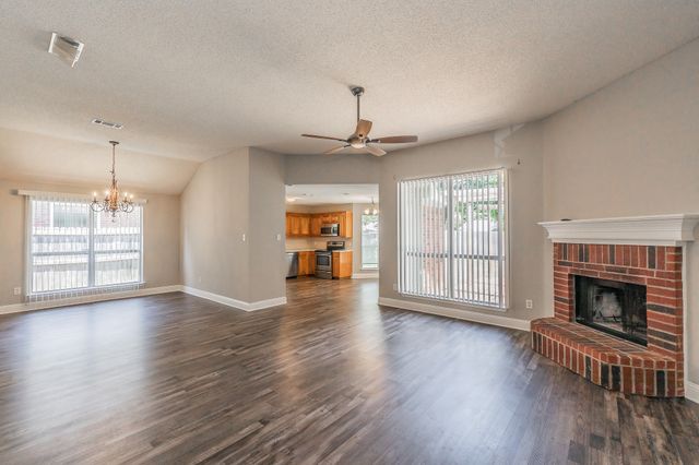 904 Parkhill Drive, Mansfield, TX 76063