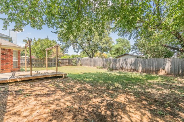 904 Parkhill Drive, Mansfield, TX 76063