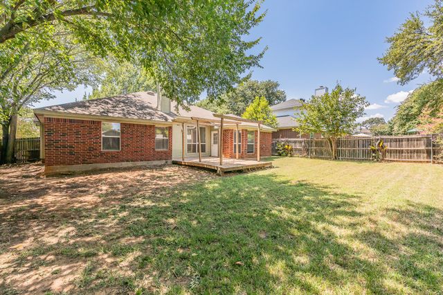 904 Parkhill Drive, Mansfield, TX 76063