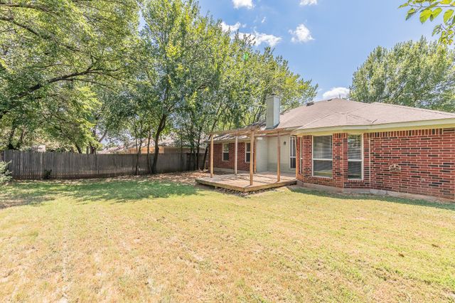 904 Parkhill Drive, Mansfield, TX 76063