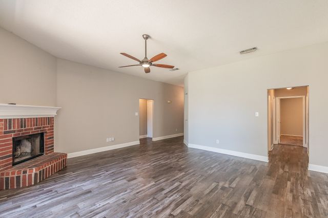 904 Parkhill Drive, Mansfield, TX 76063