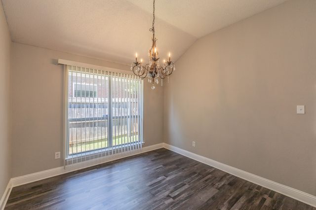 904 Parkhill Drive, Mansfield, TX 76063