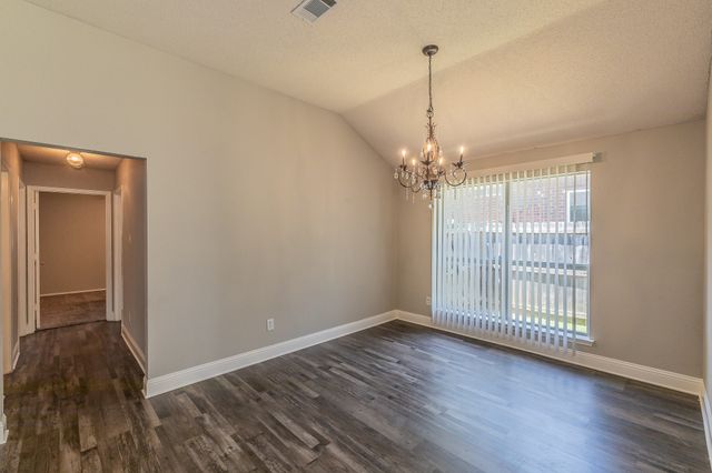 904 Parkhill Drive, Mansfield, TX 76063