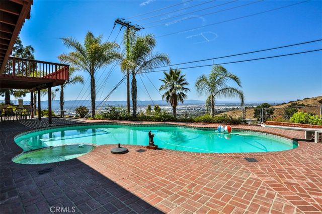 3003 Mesa Verde Drive, Burbank, CA 91504