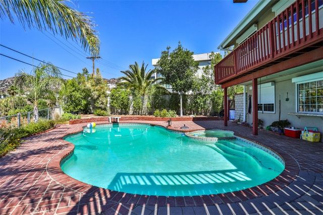 3003 Mesa Verde Drive, Burbank, CA 91504