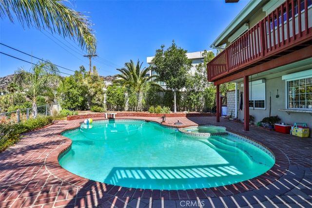 3003 Mesa Verde Drive, Burbank, CA 91504
