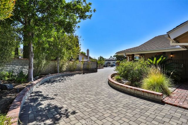 3003 Mesa Verde Drive, Burbank, CA 91504