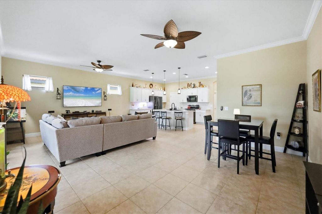 Image 14 of property listing at 10035 MARBELLA DRIVE, Bradenton, FL 34211