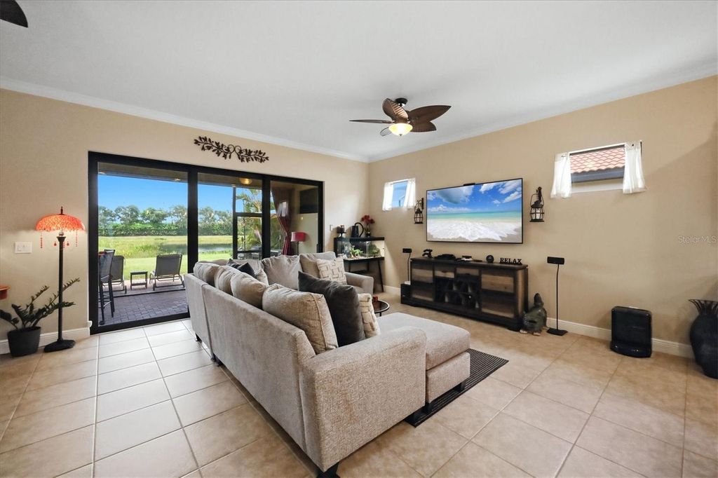 Image 16 of property listing at 10035 MARBELLA DRIVE, Bradenton, FL 34211