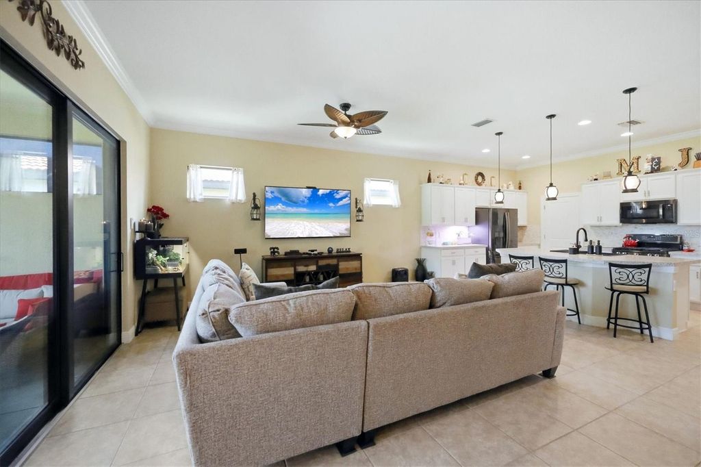 Image 17 of property listing at 10035 MARBELLA DRIVE, Bradenton, FL 34211