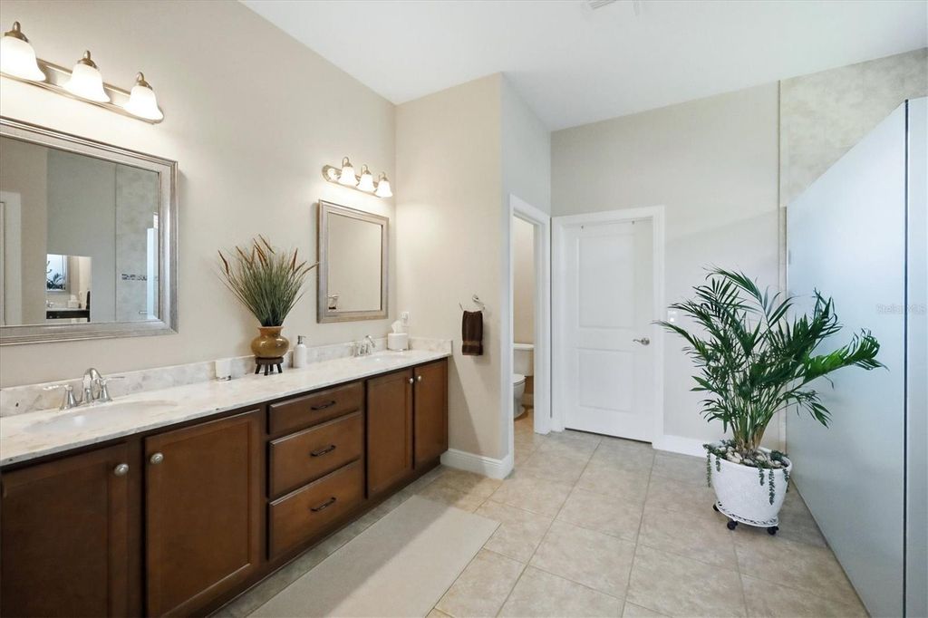 Image 22 of property listing at 10035 MARBELLA DRIVE, Bradenton, FL 34211