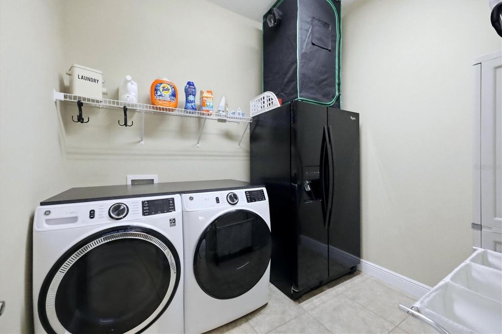 Image 29 of property listing at 10035 MARBELLA DRIVE, Bradenton, FL 34211