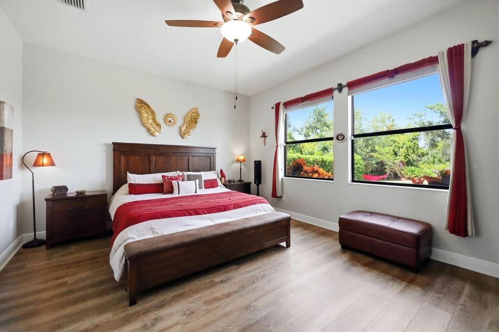 Image 6 of property listing at 10035 MARBELLA DRIVE, Bradenton, FL 34211