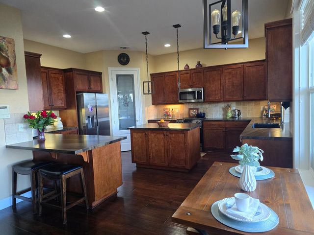 3388 Sudbury Rd, Cameron Park, CA 95682