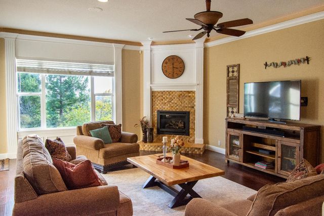 3388 Sudbury Rd, Cameron Park, CA 95682